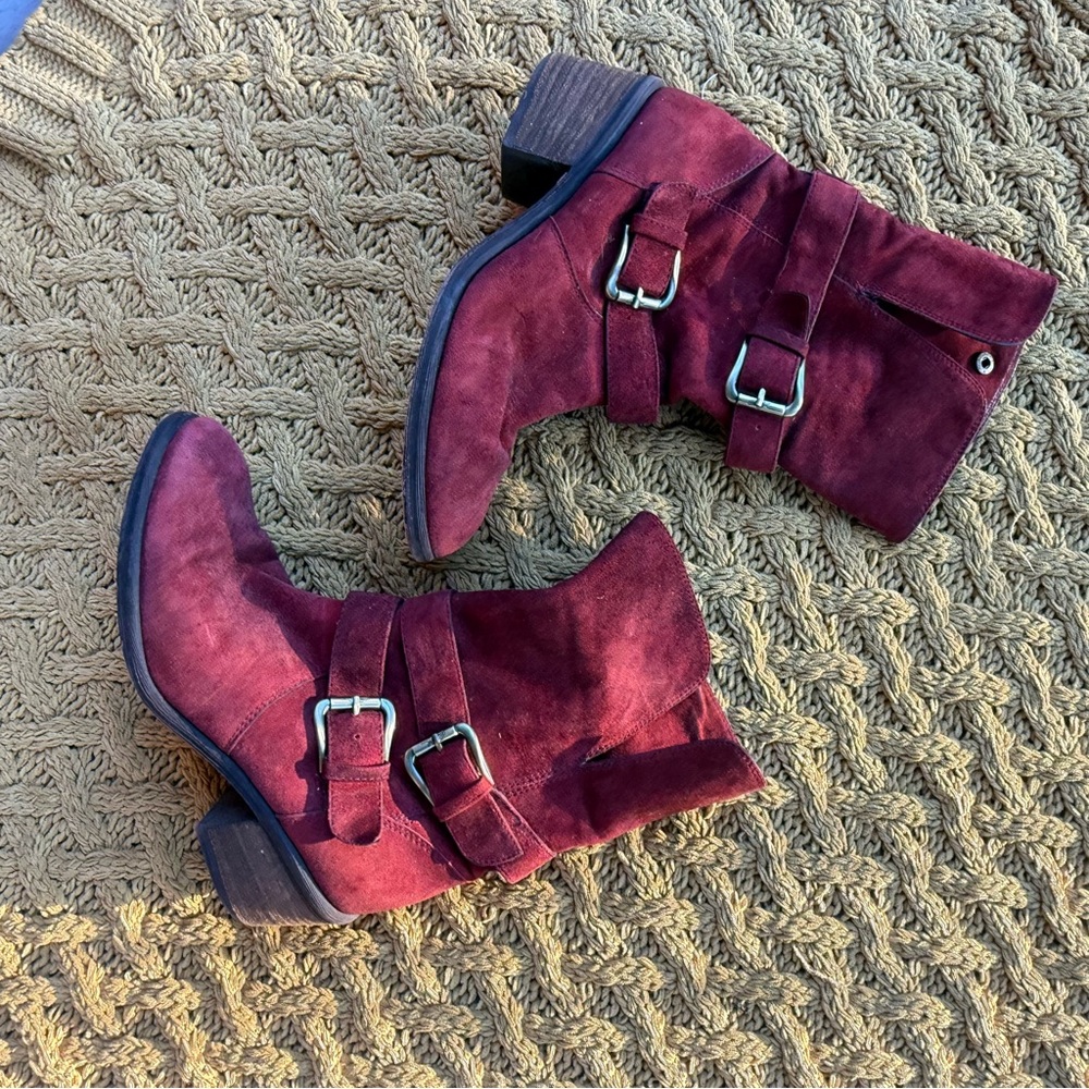 Donald J Pliner Danee BV Ankle Boots Booties Shoes Womens Size 6.5 M Red Suede